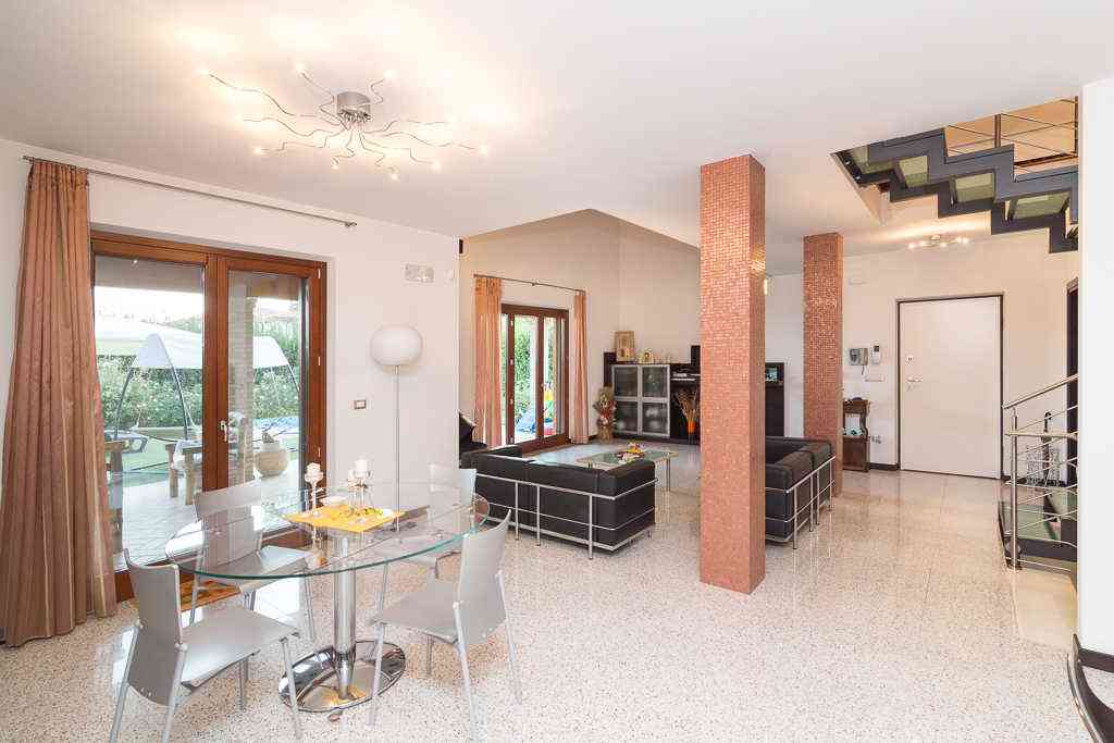 Casa indipendente Casa indipendente in vendita Collecorvino (PE), Villa Pini - Collecorvino - EUR 574.653 300