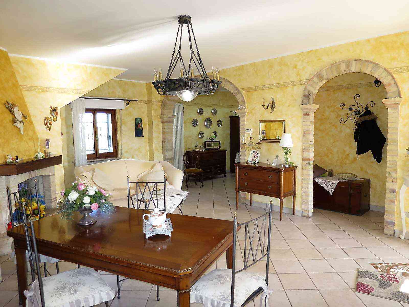 Casa di campagna Casa di campagna in vendita Notaresco (TE), Villa Vigneto - Notaresco - EUR 346.583 330