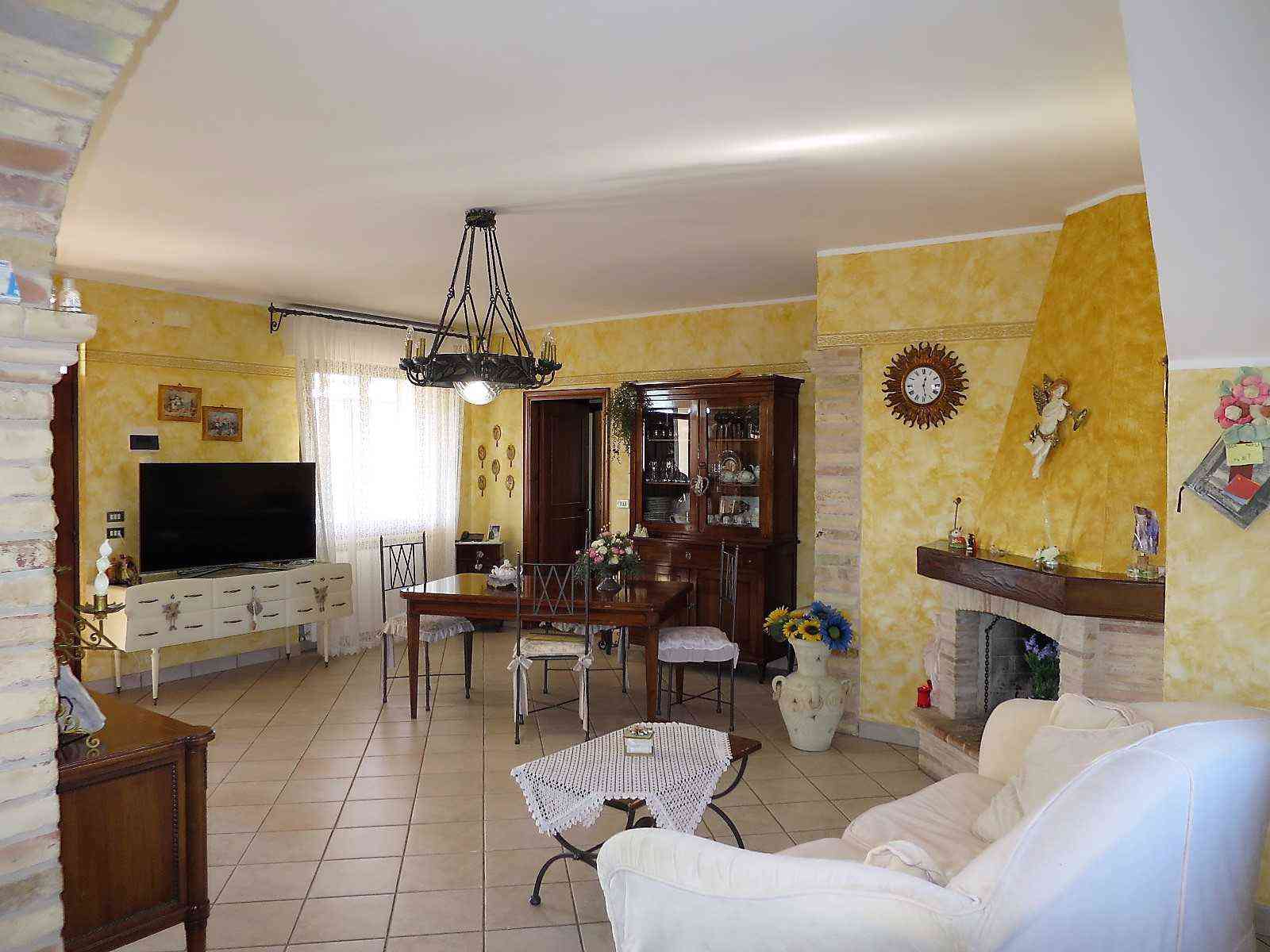 Casa di campagna Casa di campagna in vendita Notaresco (TE), Villa Vigneto - Notaresco - EUR 347.562 350
