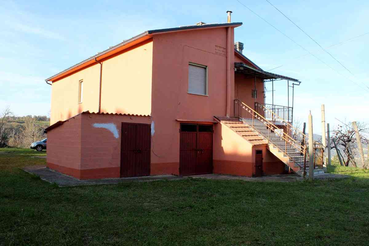 Country Houses Country Houses for sale Bisenti (TE), Casa Colombe - Bisenti - EUR 85.111 340