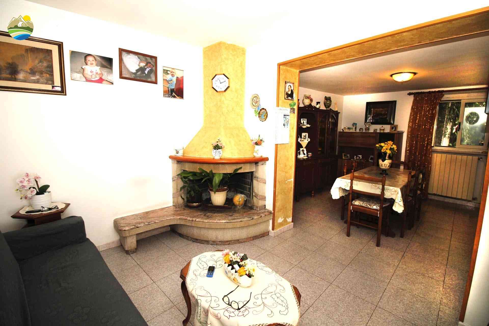Townhouse Townhouse for sale Montefino (TE), Casa Peperone - Montefino - EUR 58.177 580