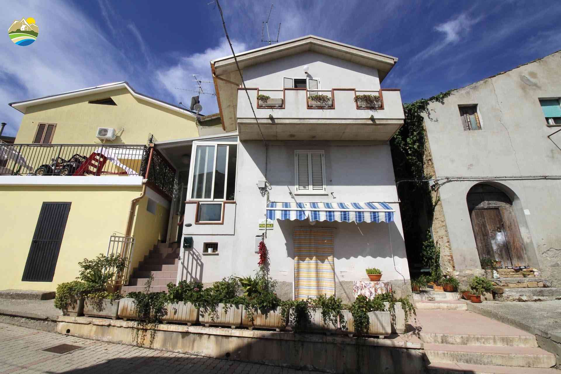 Casa in paese Casa in paese in vendita Montefino (TE), Casa Peperone - Montefino - EUR 58.435 750