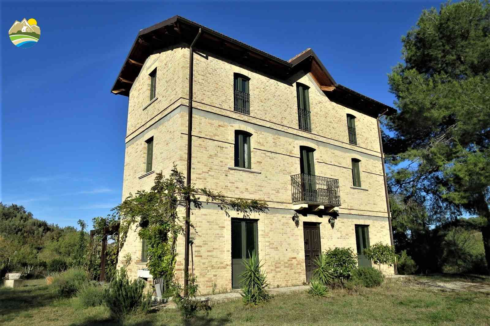 Country Houses Casa Lyla - Serramonacesca - EUR 260.161