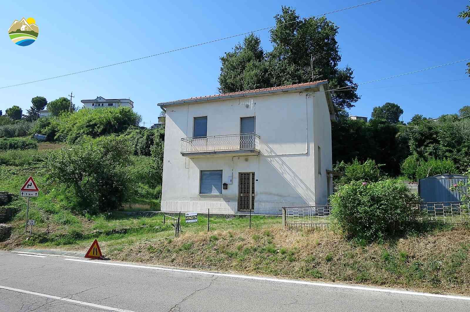 Country Houses Country Houses for sale Cellino Attanasio (TE), Casa 81 - Cellino Attanasio - EUR 81.922 540