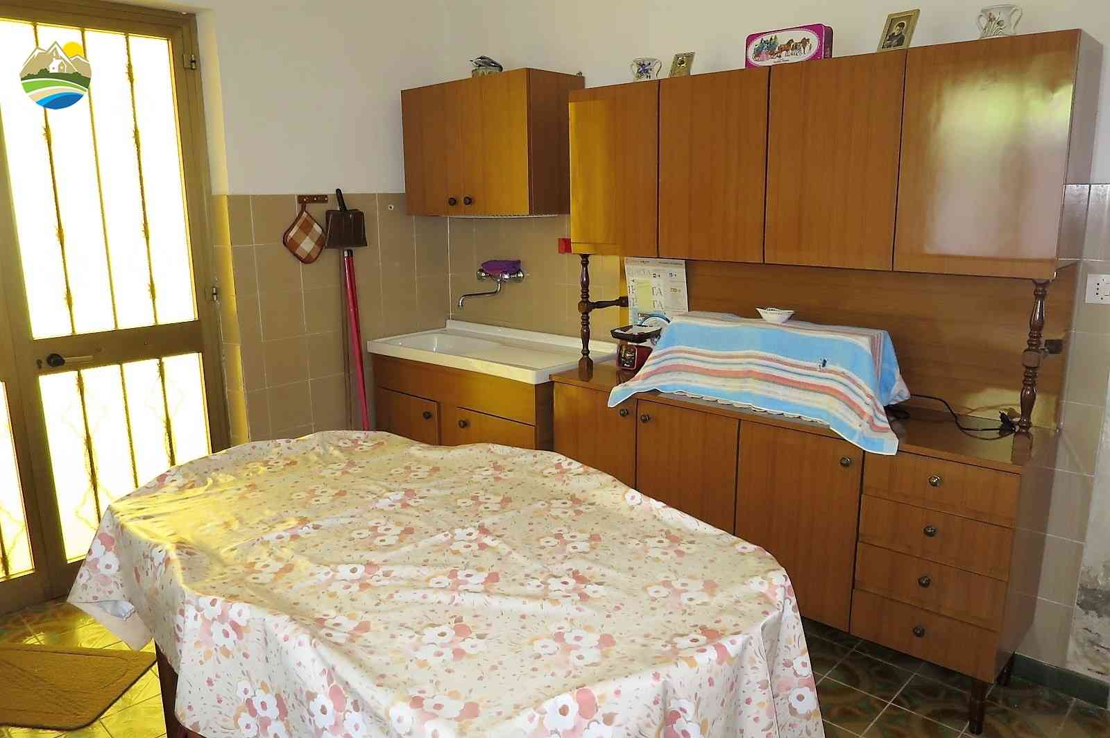 Country Houses Country Houses for sale Cellino Attanasio (TE), Casa 81 - Cellino Attanasio - EUR 81.922 560