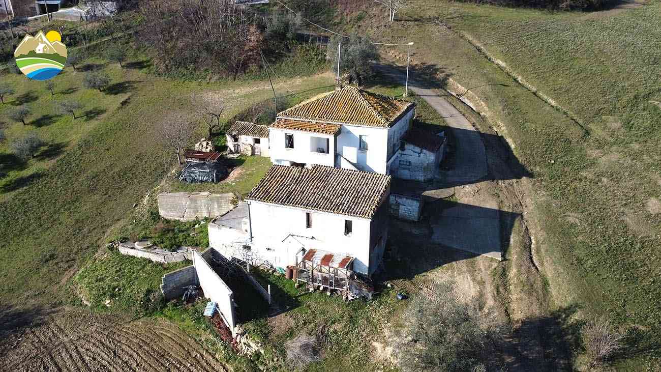 Country Houses Country Houses for sale Castiglione Messer Raimondo (TE), Cascina degli Uliveti - Castiglione Messer Raimondo - EUR 51.480 10 small