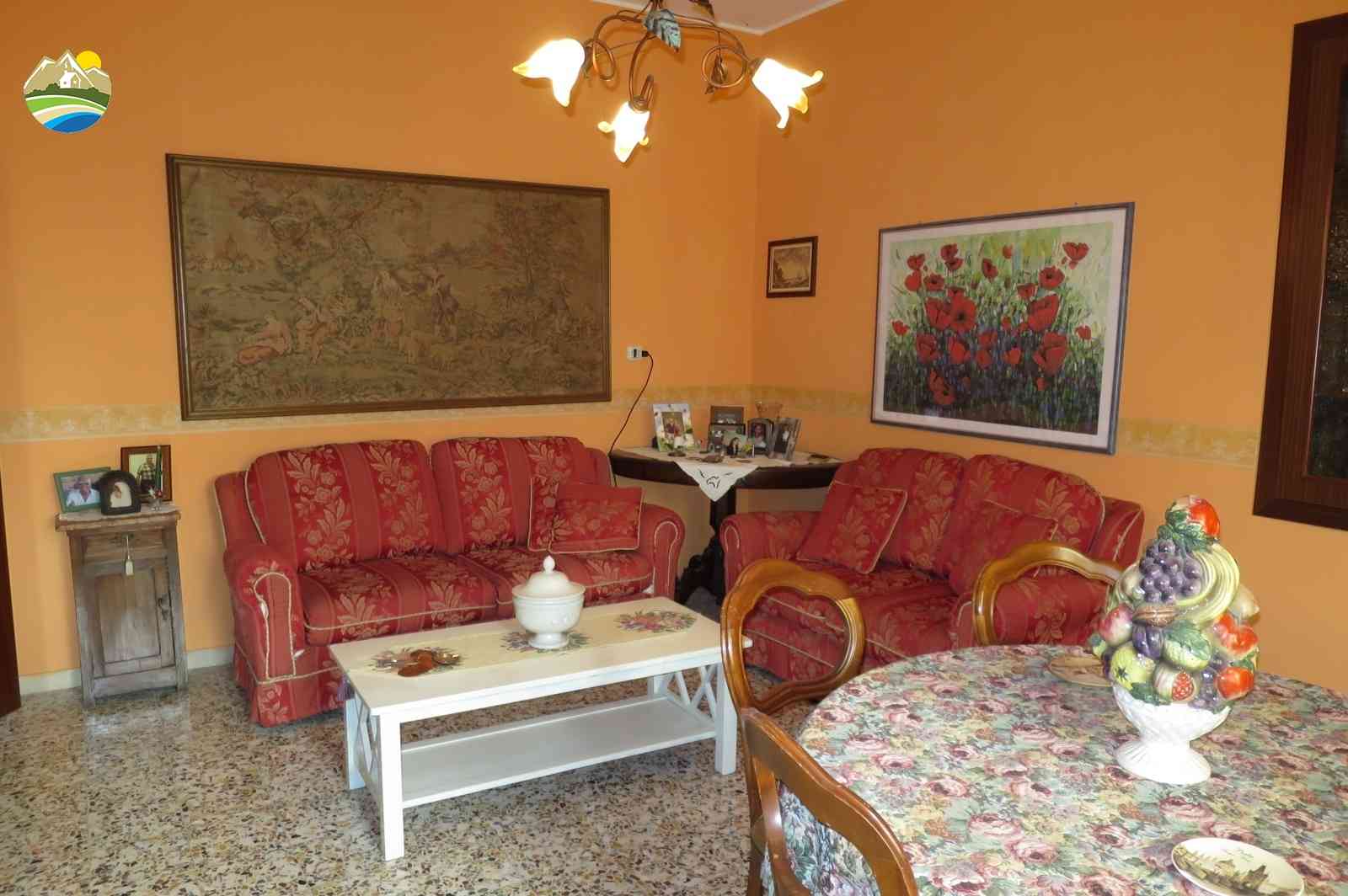 Townhouse Townhouse for sale Picciano (PE), Casa Pesco - Picciano - EUR 55.544 570