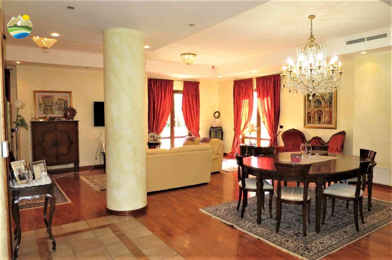 Villa Villa in vendita Castiglione Messer Raimondo (TE), Villa Melograno - Castiglione Messer Raimondo - EUR 382.305 550