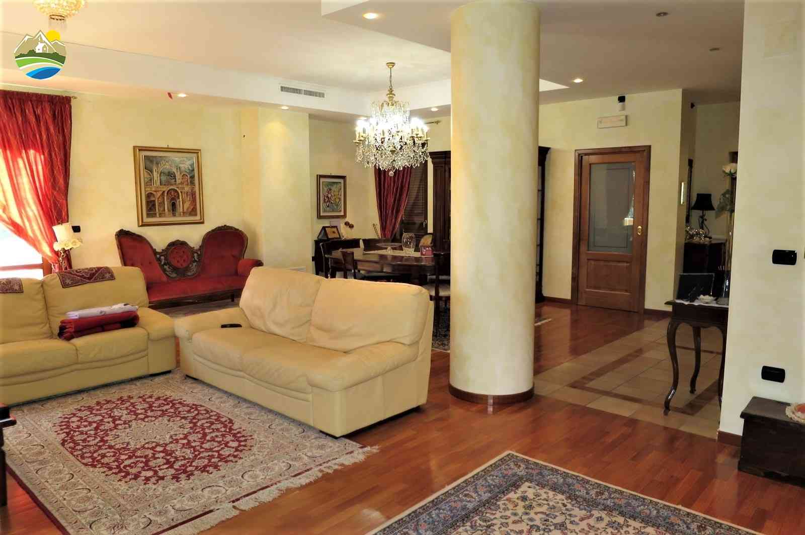 Villa Villa in vendita Castiglione Messer Raimondo (TE), Villa Melograno - Castiglione Messer Raimondo - EUR 382.305 600