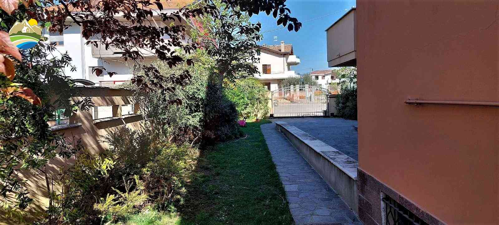 Villa Villa in vendita Castiglione Messer Raimondo (TE), Villa Melograno - Castiglione Messer Raimondo - EUR 382.305 740