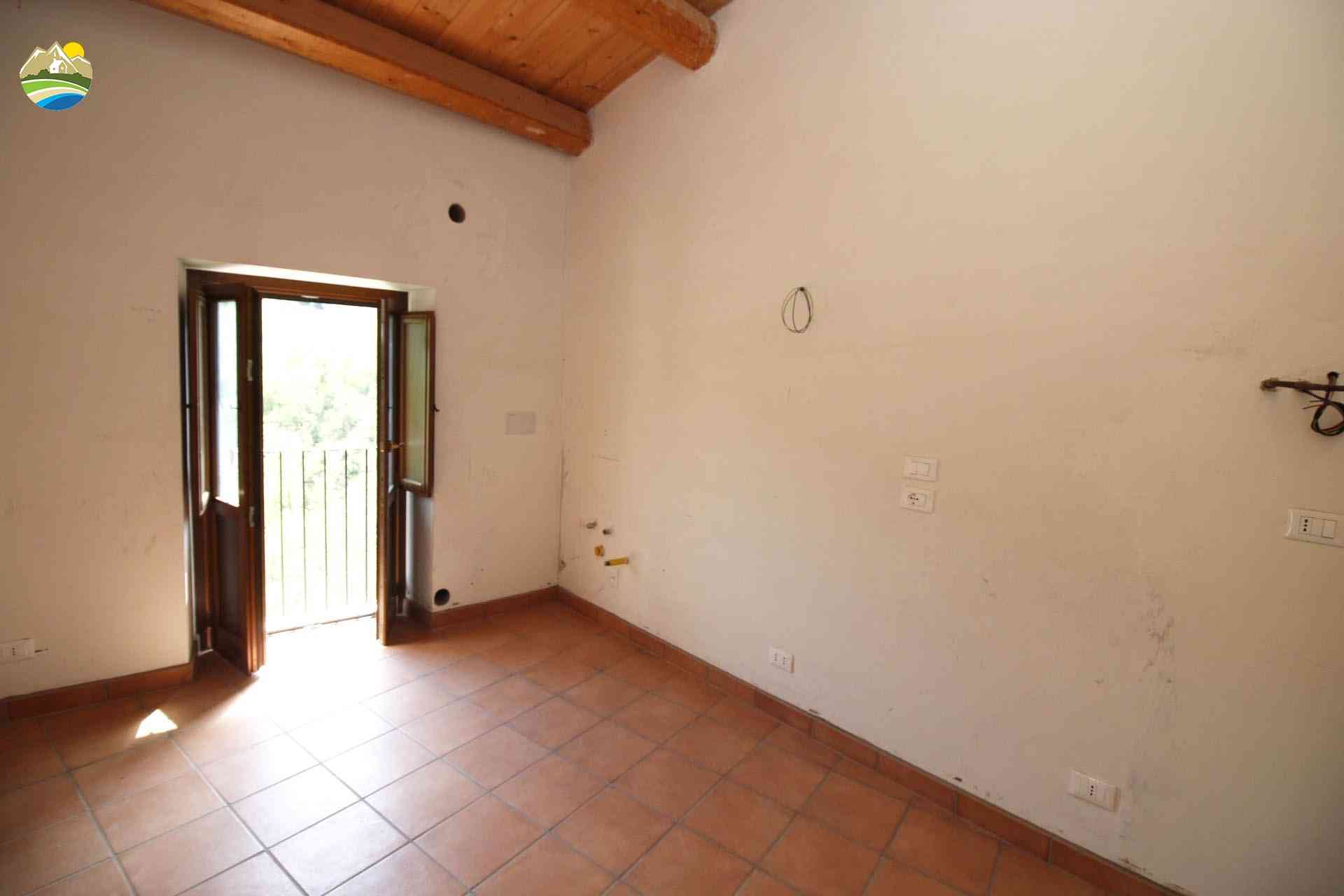 Country Houses Country Houses for sale Bisenti (TE), Appartamento De Carolis - Bisenti - EUR 82.956 600