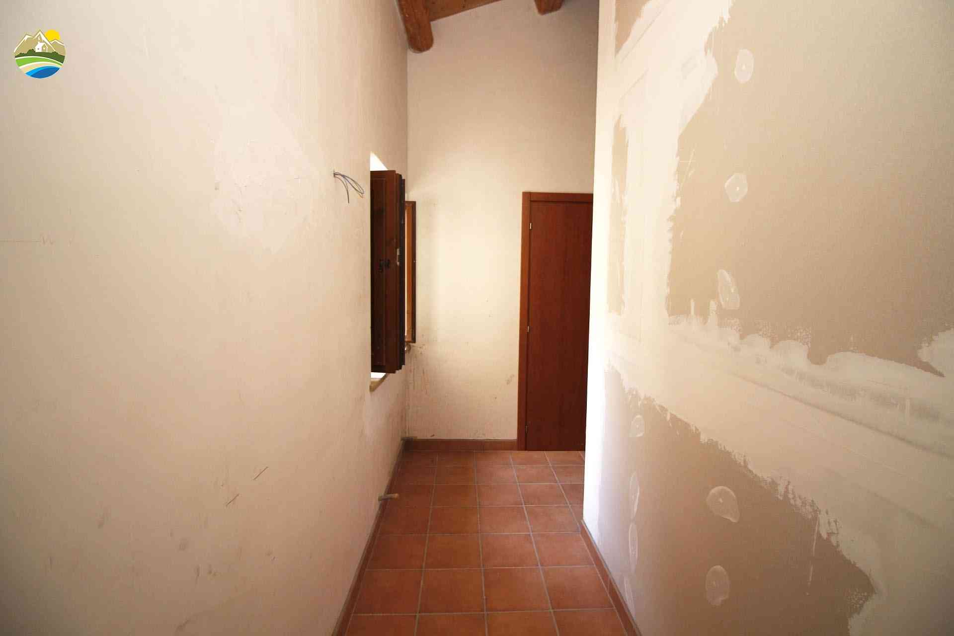 Country Houses Country Houses for sale Bisenti (TE), Appartamento De Carolis - Bisenti - EUR 82.956 620