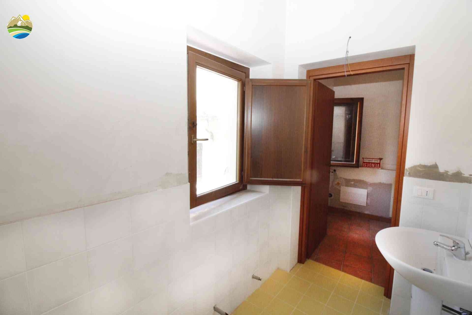 Country Houses Country Houses for sale Bisenti (TE), Appartamento De Carolis - Bisenti - EUR 82.956 720