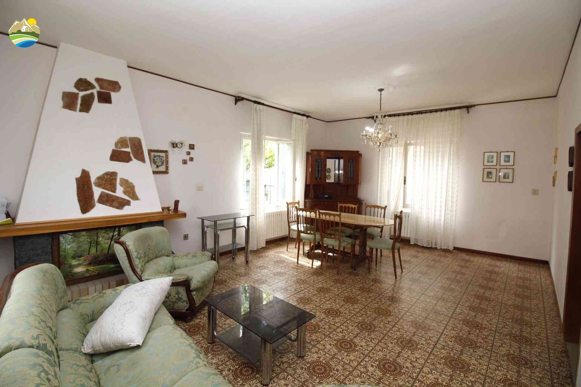 Townhouse Townhouse for sale Cellino Attanasio (TE), Casa del Priore - Cellino Attanasio - EUR 105.000 570