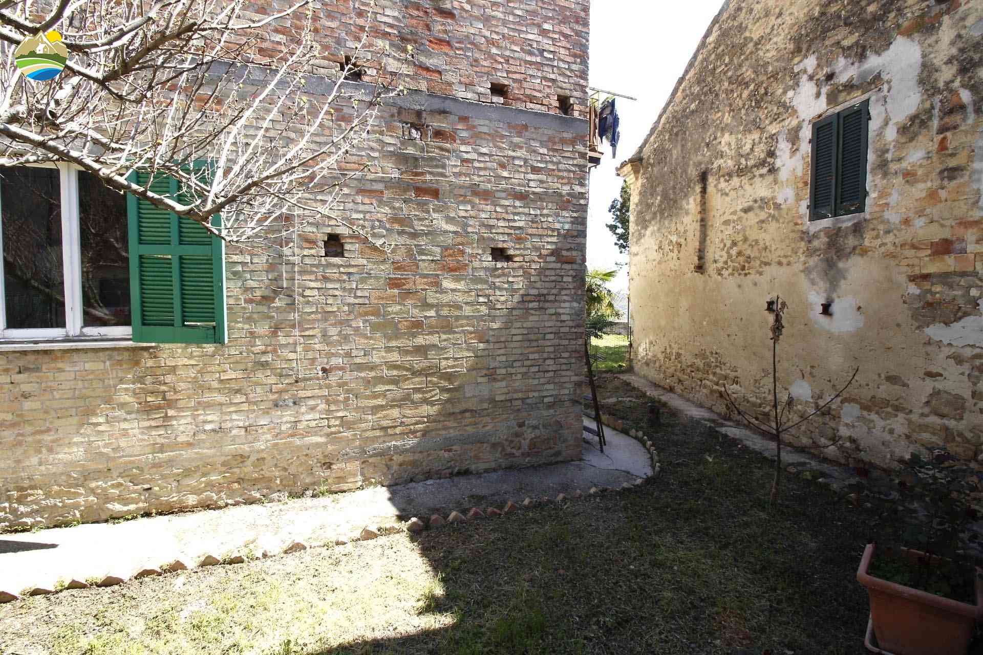 Townhouse Townhouse for sale Cellino Attanasio (TE), Casa del Priore - Cellino Attanasio - EUR 105.000 590