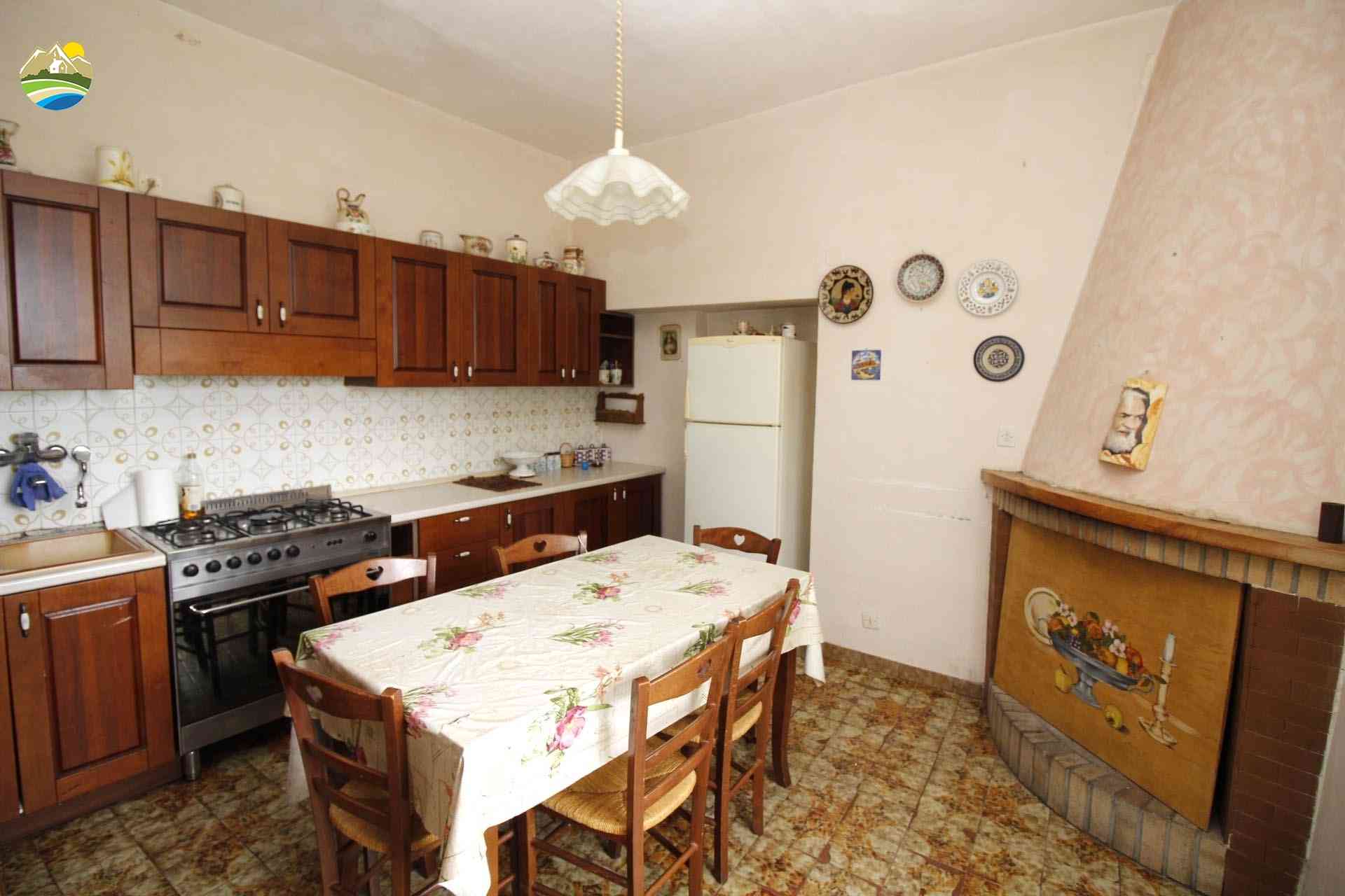 Townhouse Townhouse for sale Cellino Attanasio (TE), Casa del Priore - Cellino Attanasio - EUR 105.000 630