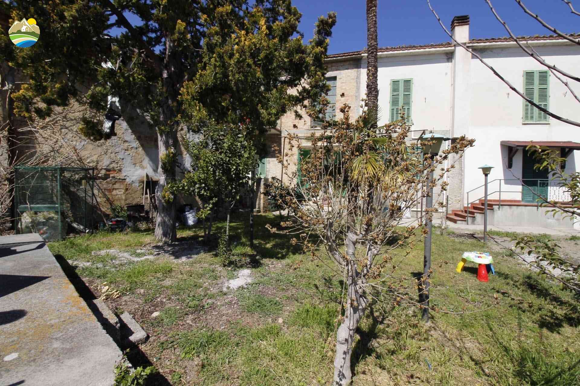 Townhouse Townhouse for sale Cellino Attanasio (TE), Casa del Priore - Cellino Attanasio - EUR 105.000 830