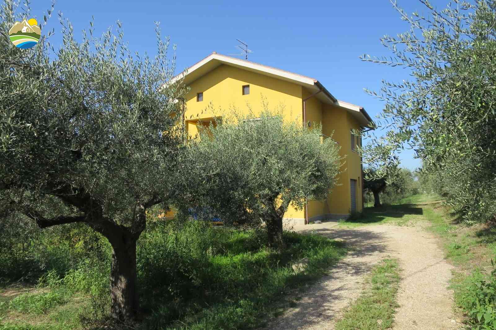 Country Houses Country Houses for sale Elice (PE), Casa del Sole - Elice - EUR 259.967 10