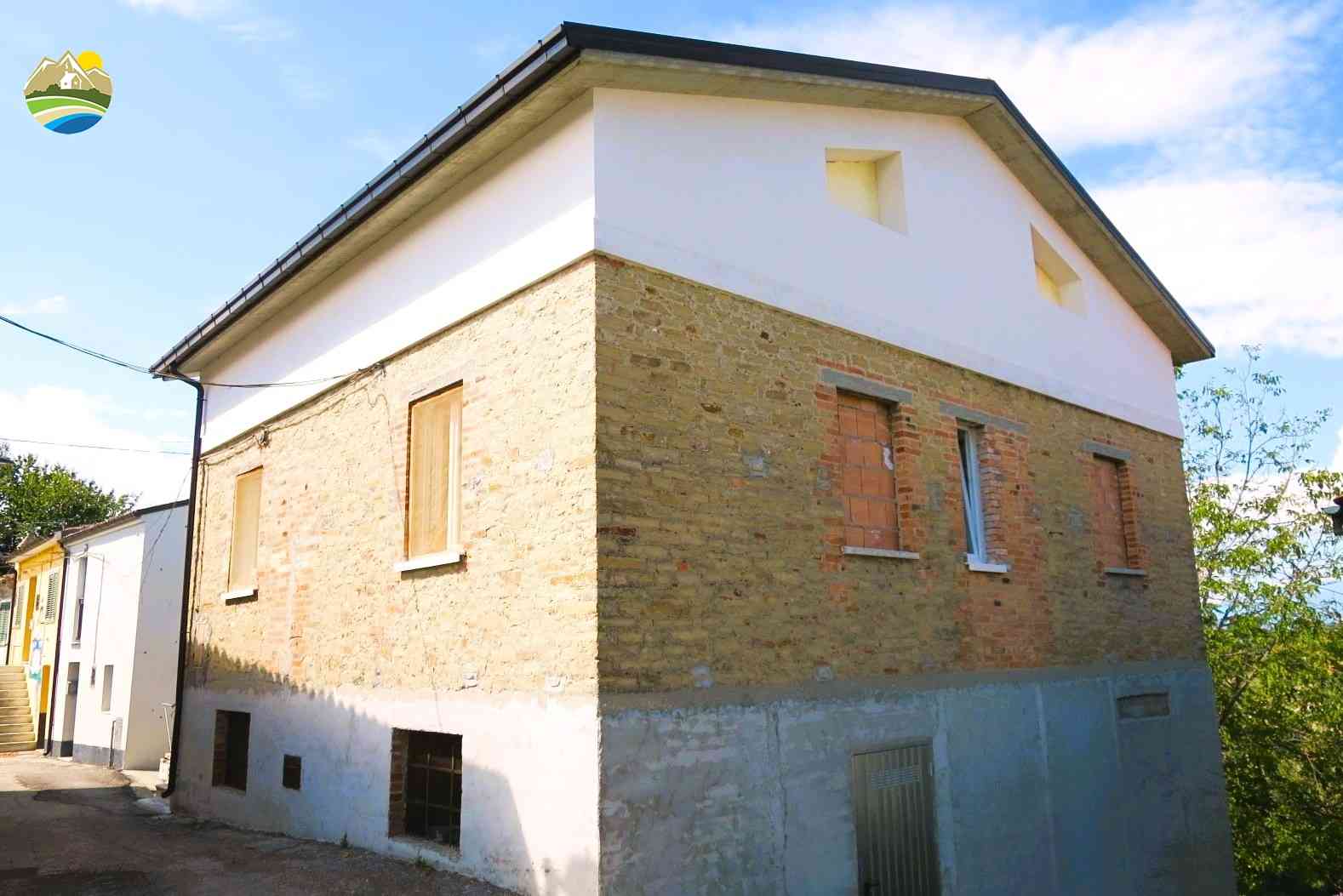 Townhouse Townhouse for sale Cellino Attanasio (TE), Casa del Barone - Cellino Attanasio - EUR 105.105 570