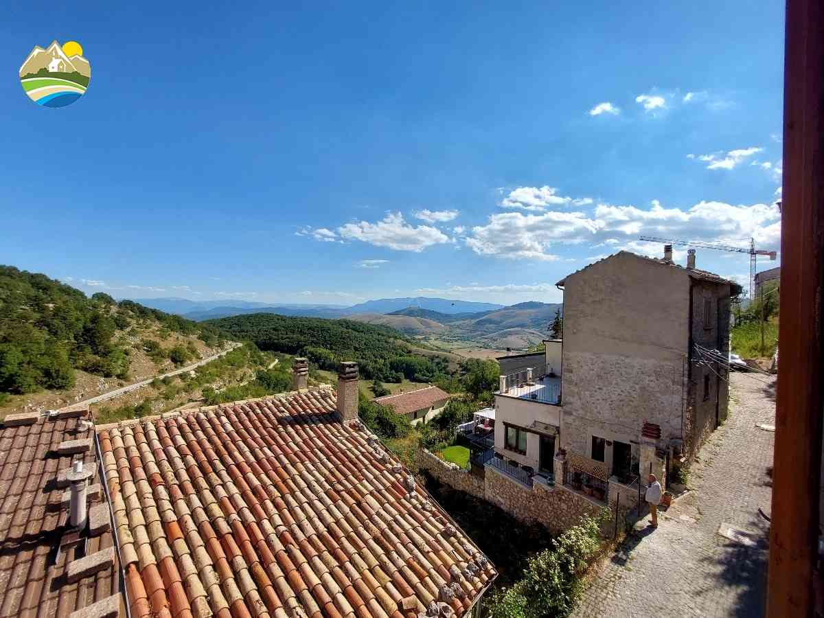 Townhouse Townhouse for sale Castel del Monte (AQ), Casa del Monte - Castel del Monte - EUR 85.000 740