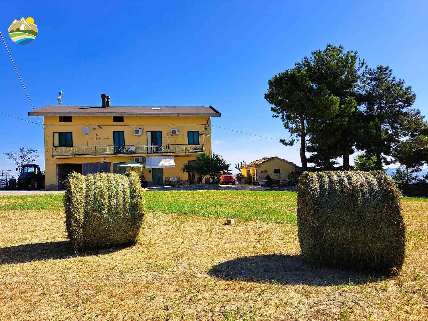 Country Houses Casa Mare e Monti - Castiglione Messer Raimondo - EUR 300.833