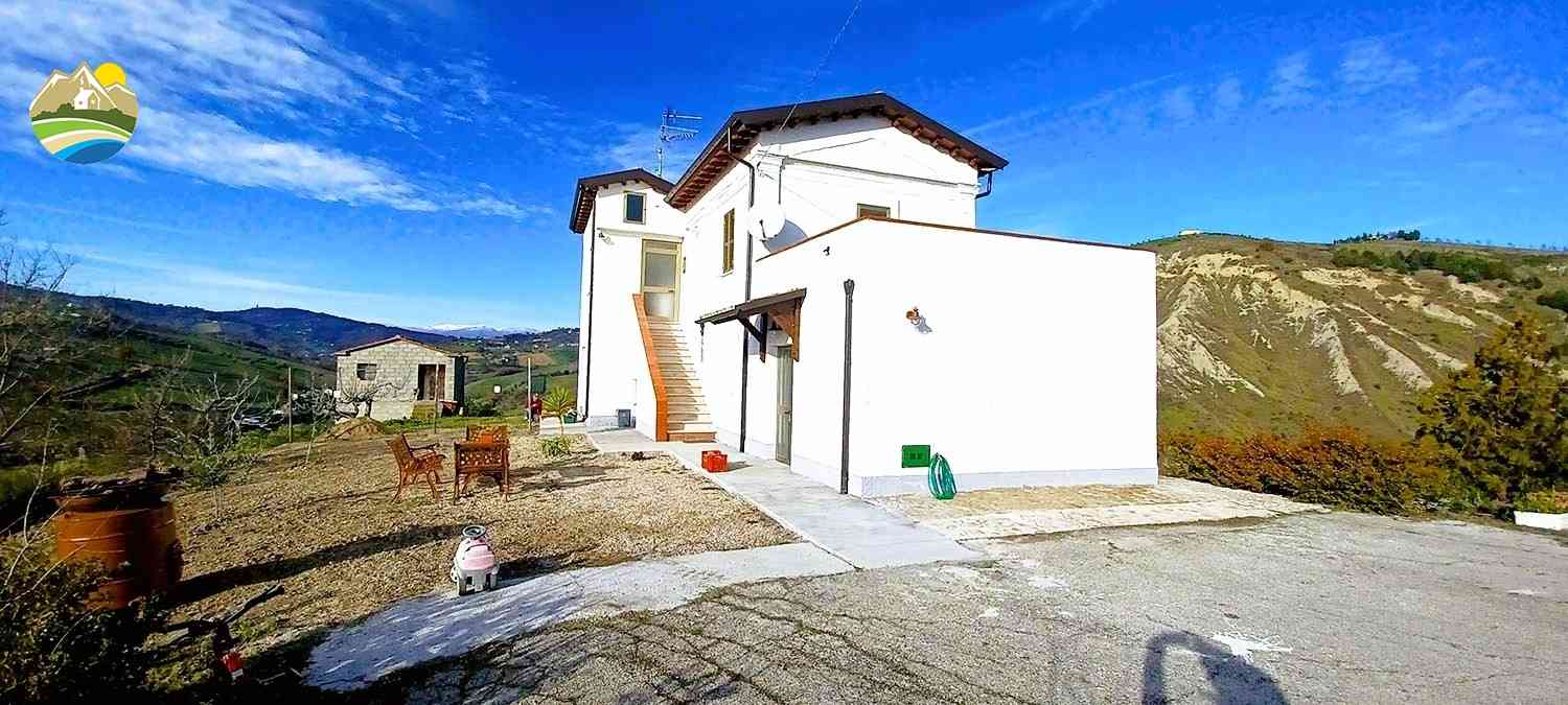 Casa di campagna Casa di campagna in vendita Cellino Attanasio (TE), Tenuta Vallerossa - Cellino Attanasio - EUR 238.752 10
