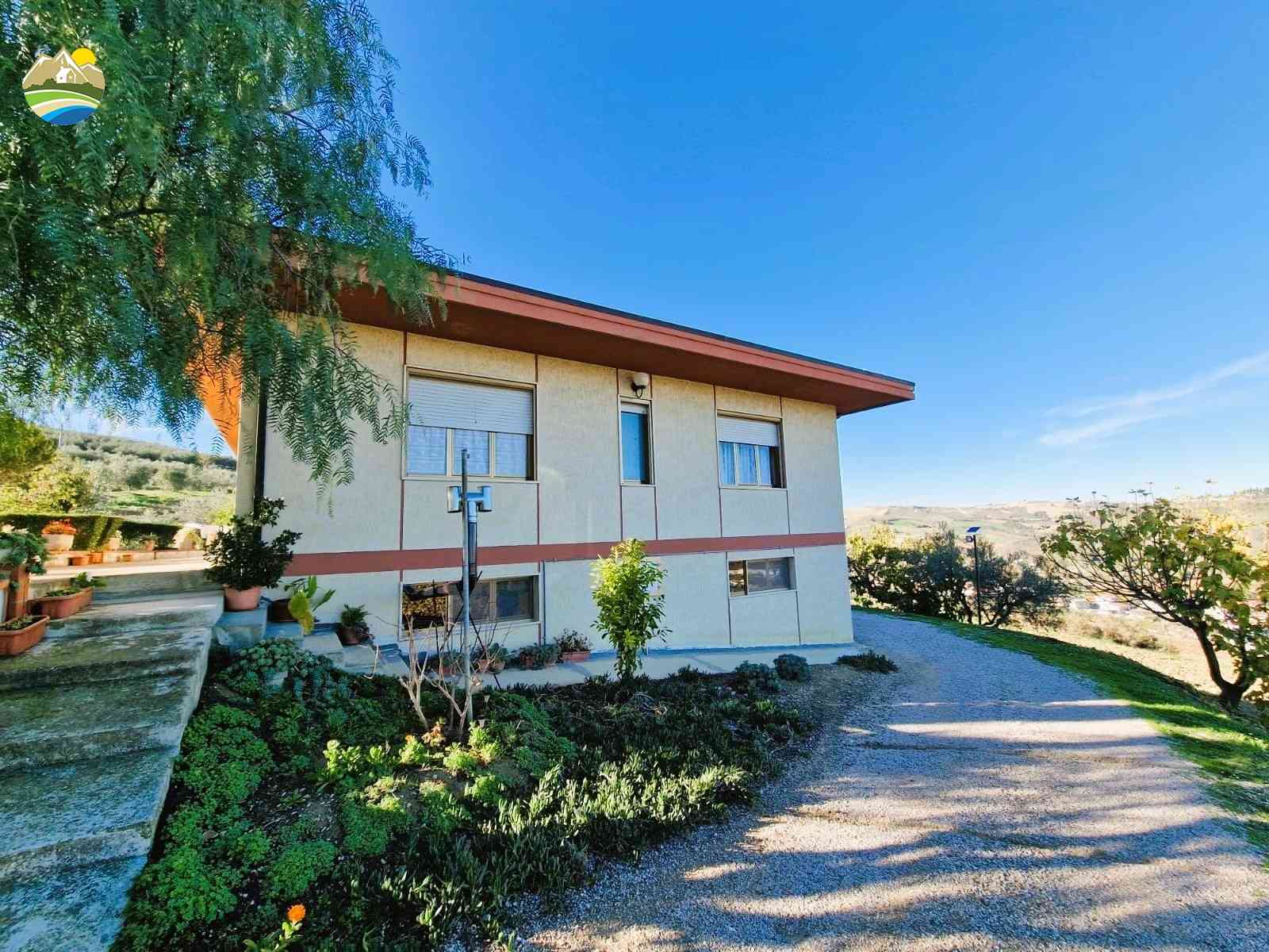Country Houses Country Houses for sale Castiglione Messer Raimondo (TE), Casa delle Palme - Castiglione Messer Raimondo - EUR 261.060 850