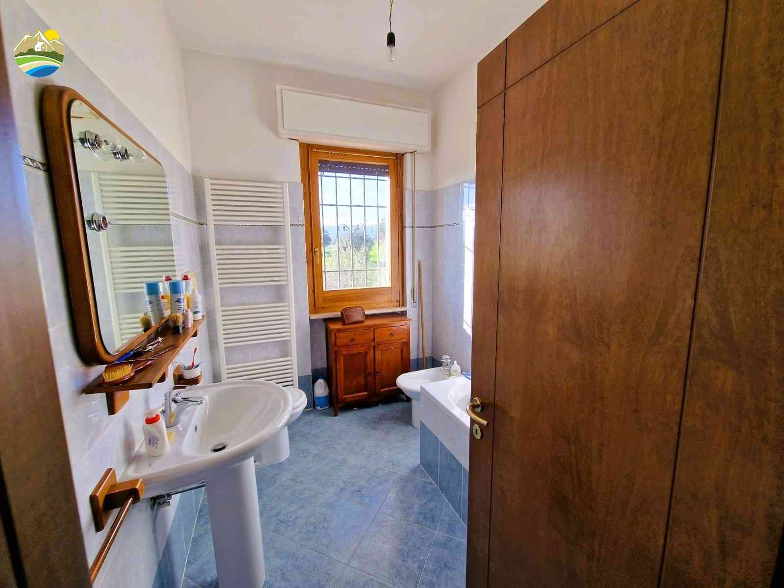 Country Houses Country Houses for sale Elice (PE), Casa Ginestra - Elice - EUR 256.328 720