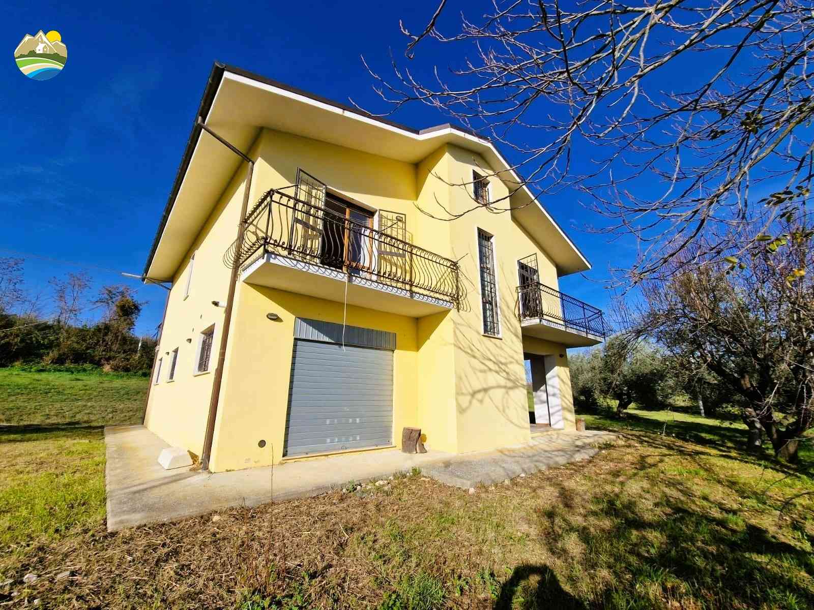 Country Houses Country Houses for sale Elice (PE), Casa Ginestra - Elice - EUR 256.328 760