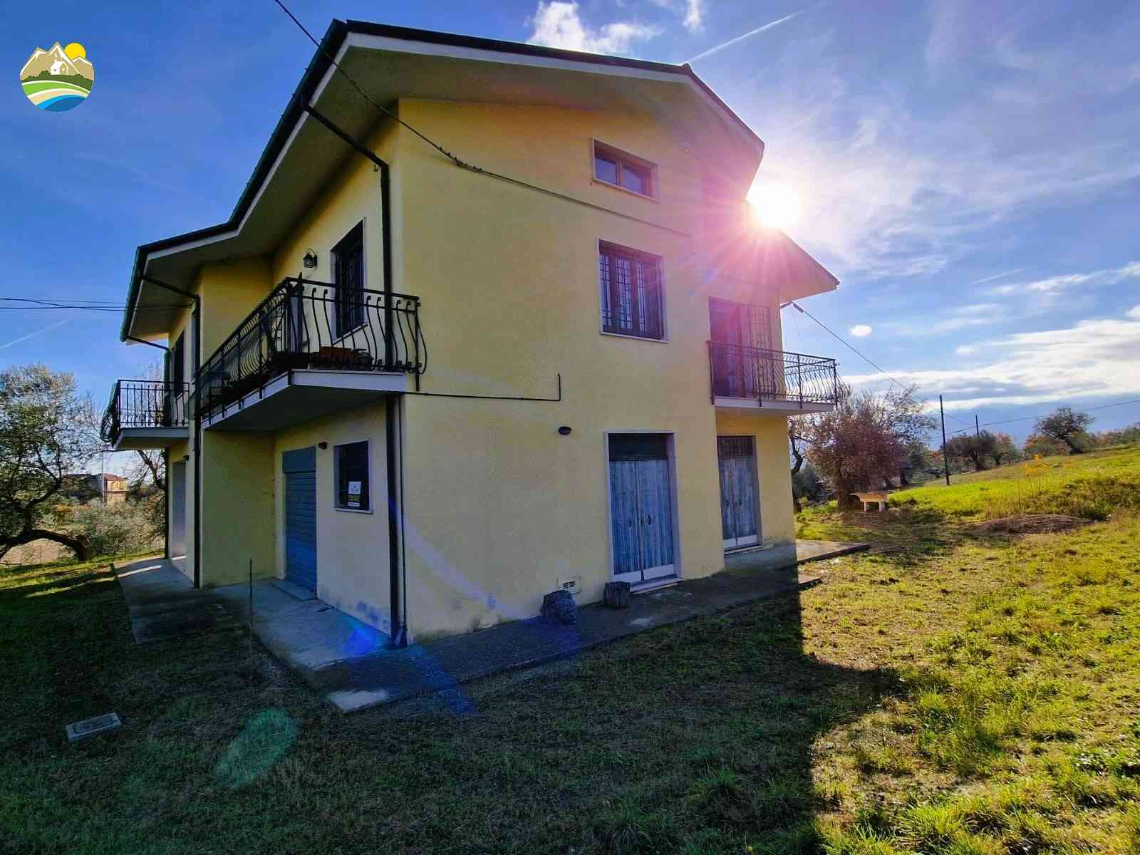 Country Houses Country Houses for sale Elice (PE), Casa Ginestra - Elice - EUR 256.328 870