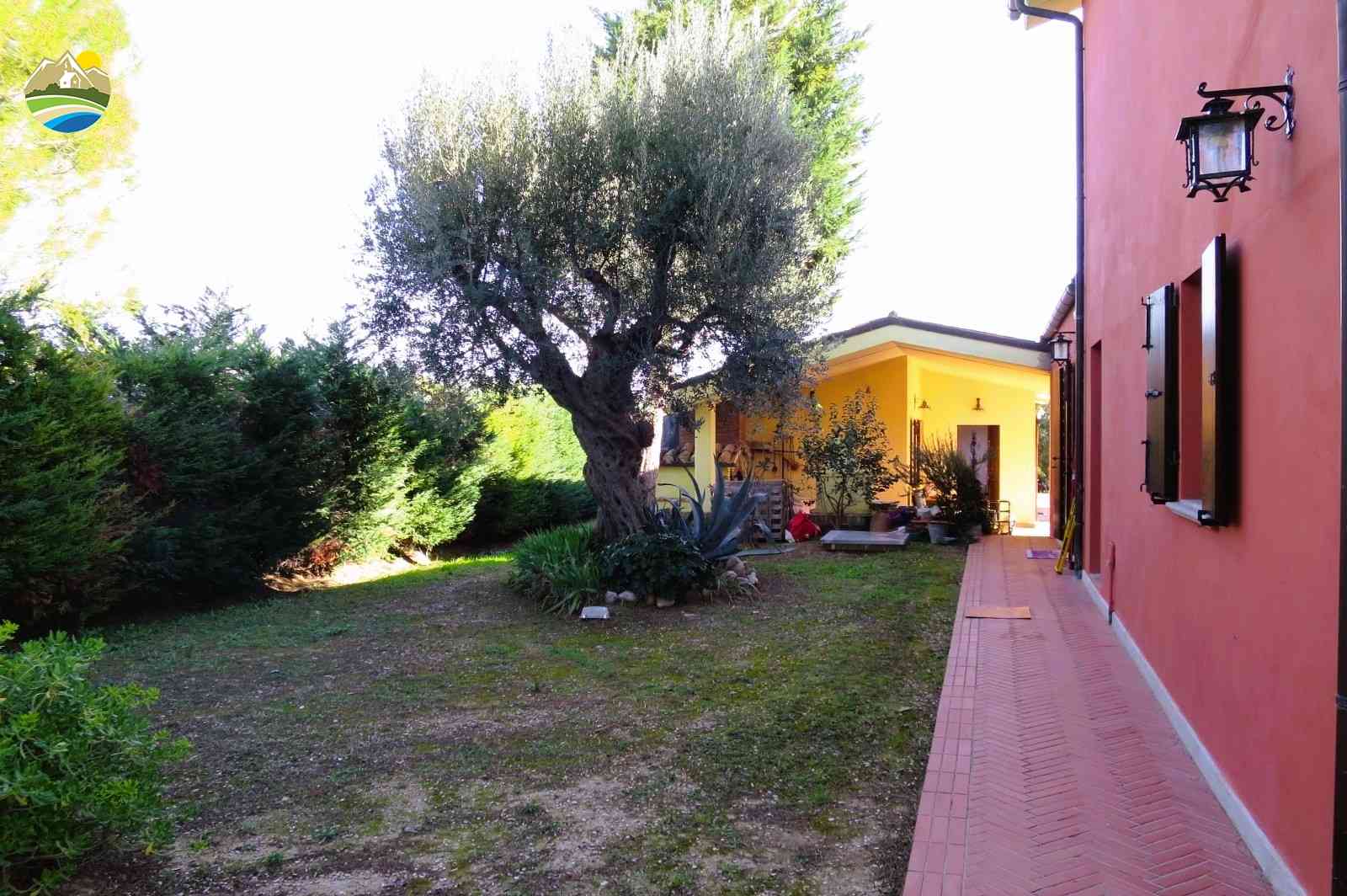 Country Houses Country Houses for sale Bellante (TE), Casale La Vignola - Bellante - EUR 486.073 650