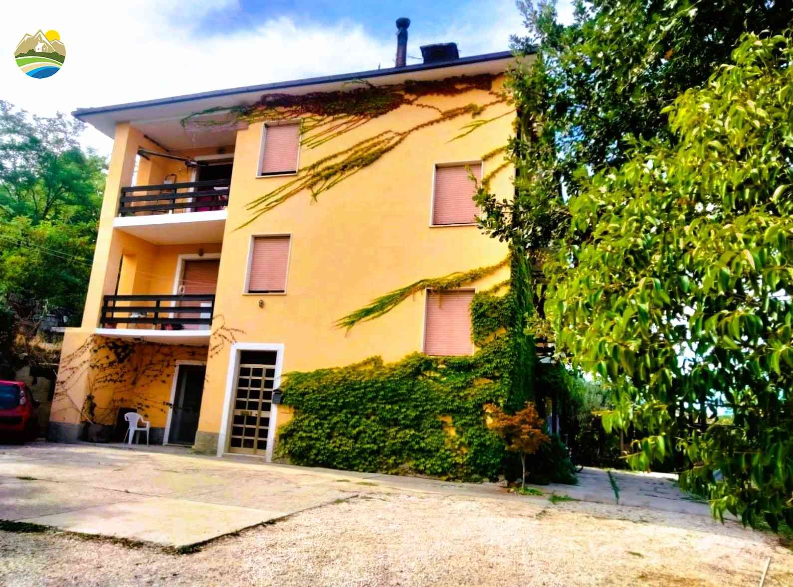 Country Houses Casa Allamanda - Castiglione Messer Raimondo - EUR 142.918