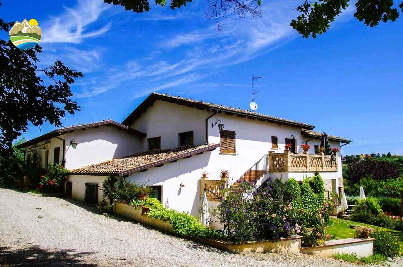Casa di campagna Casale del Picchio - Morro D'Oro - EUR 772.201