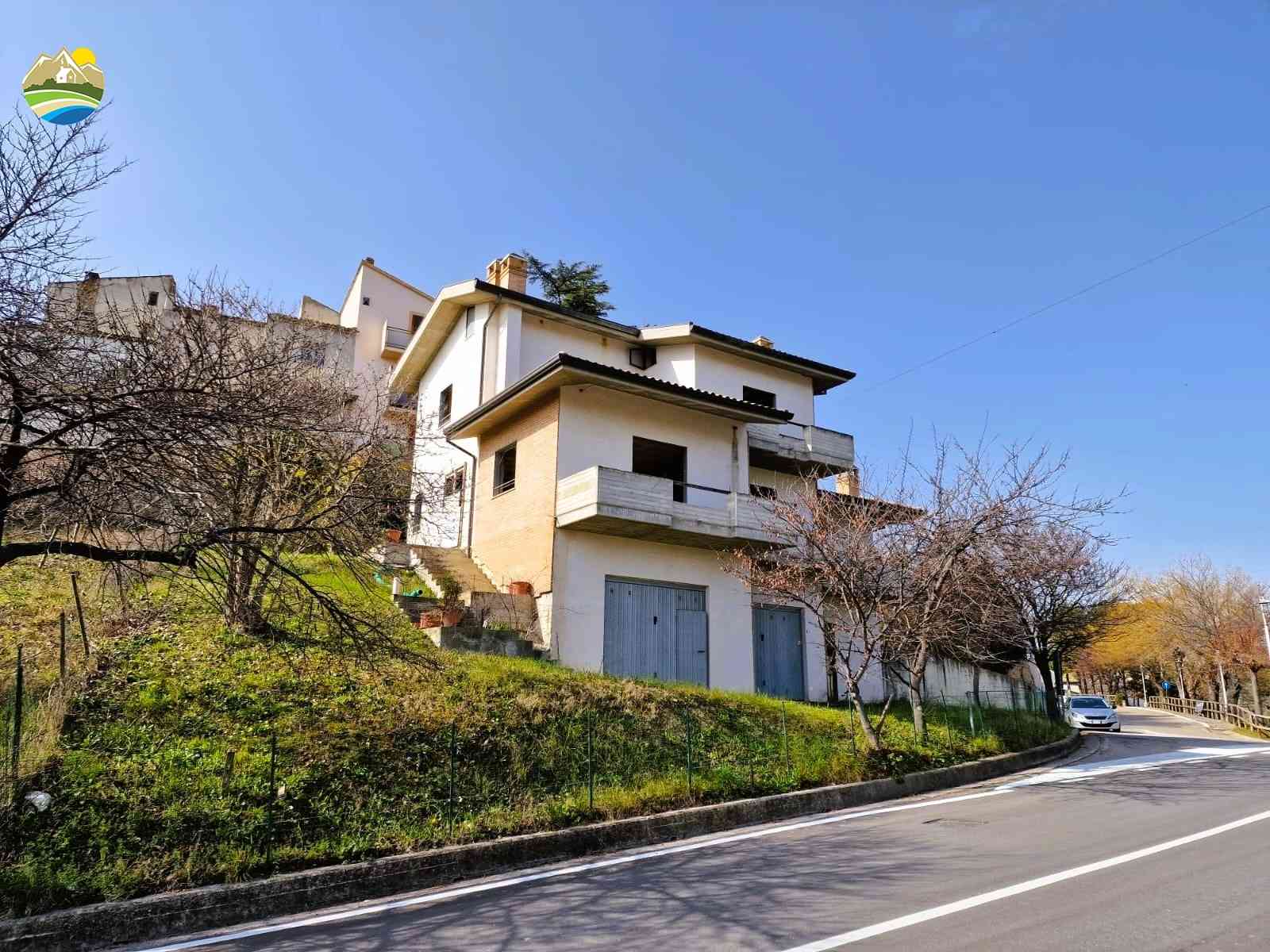 Villa Villa for sale Castilenti (TE), Villa Mandorlo - Castilenti - EUR 129.282 730