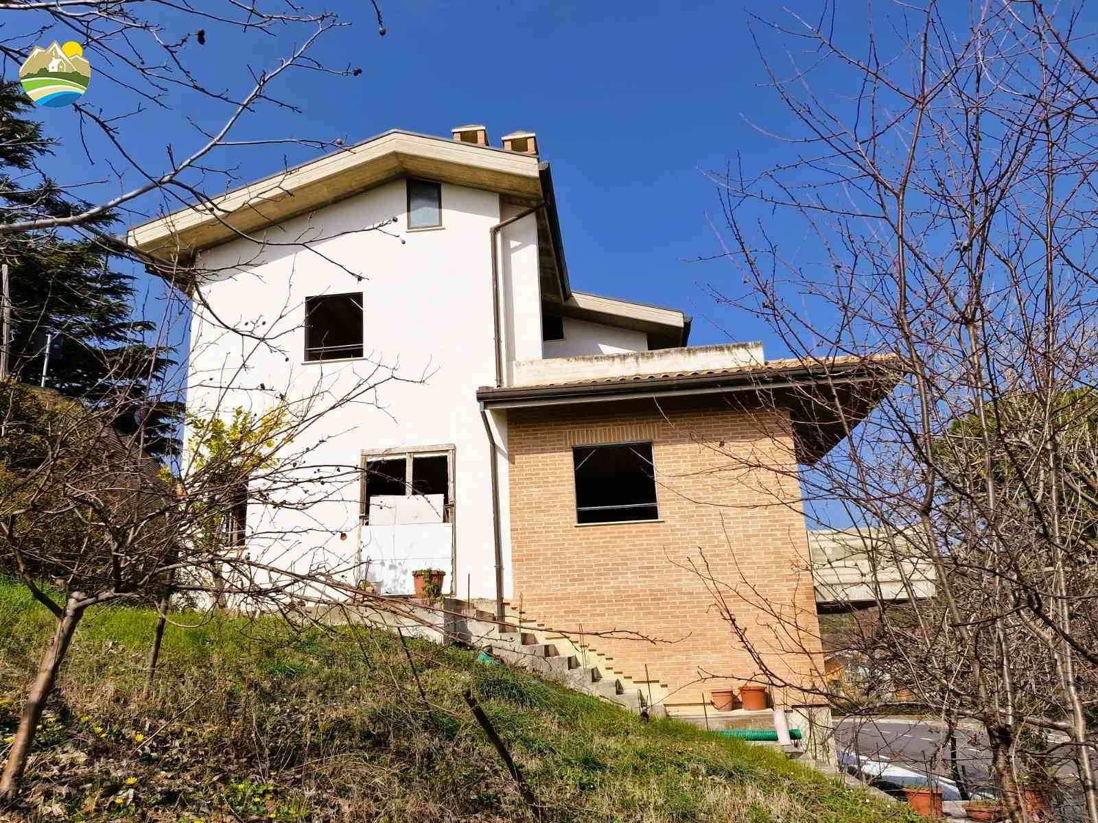 Villa Villa in vendita Castilenti (TE), Villa Mandorlo - Castilenti - EUR 131.076 780