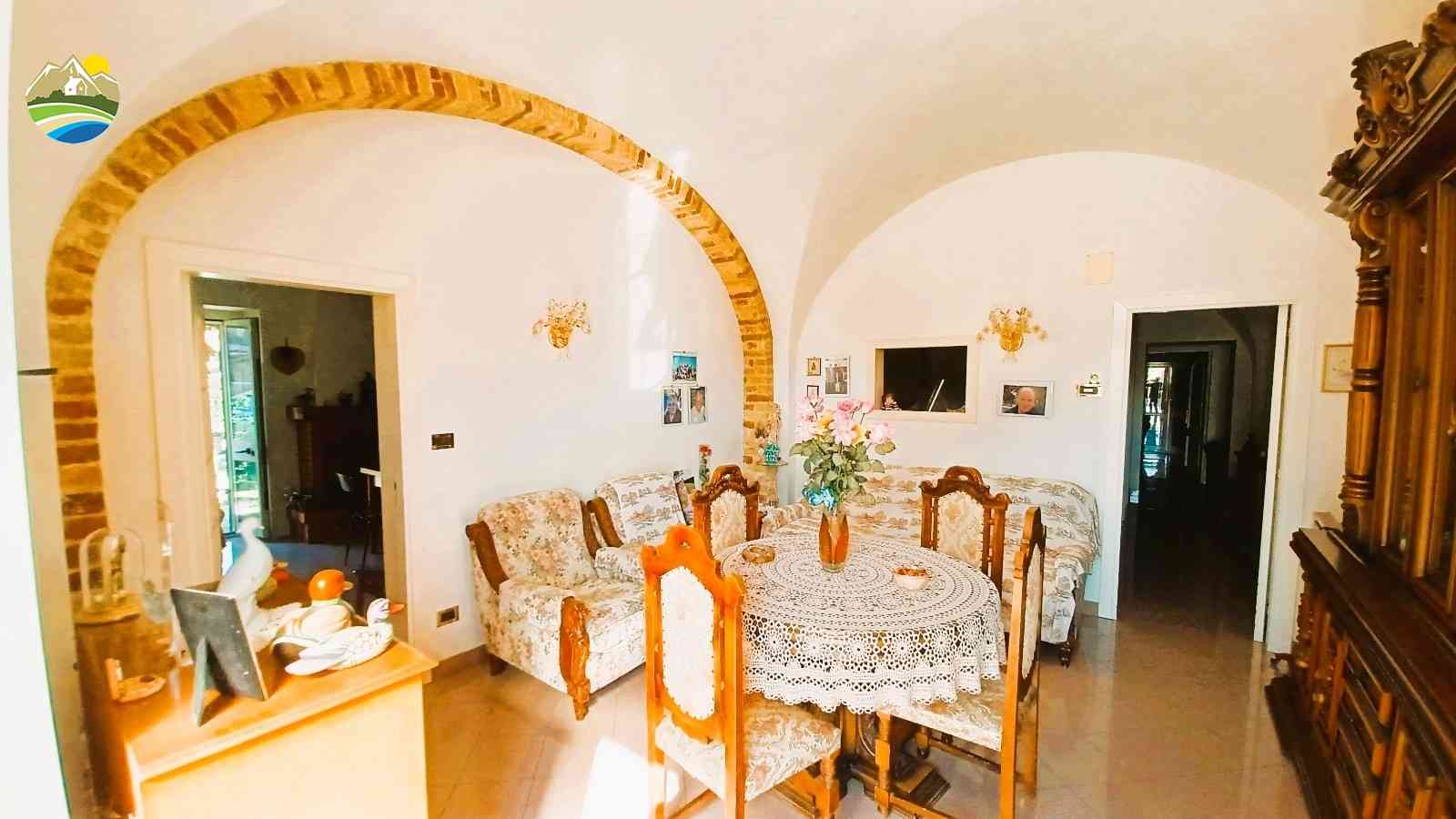 Townhouse Townhouse for sale Picciano (PE), Casa Rondine - Picciano - EUR 87.757 610