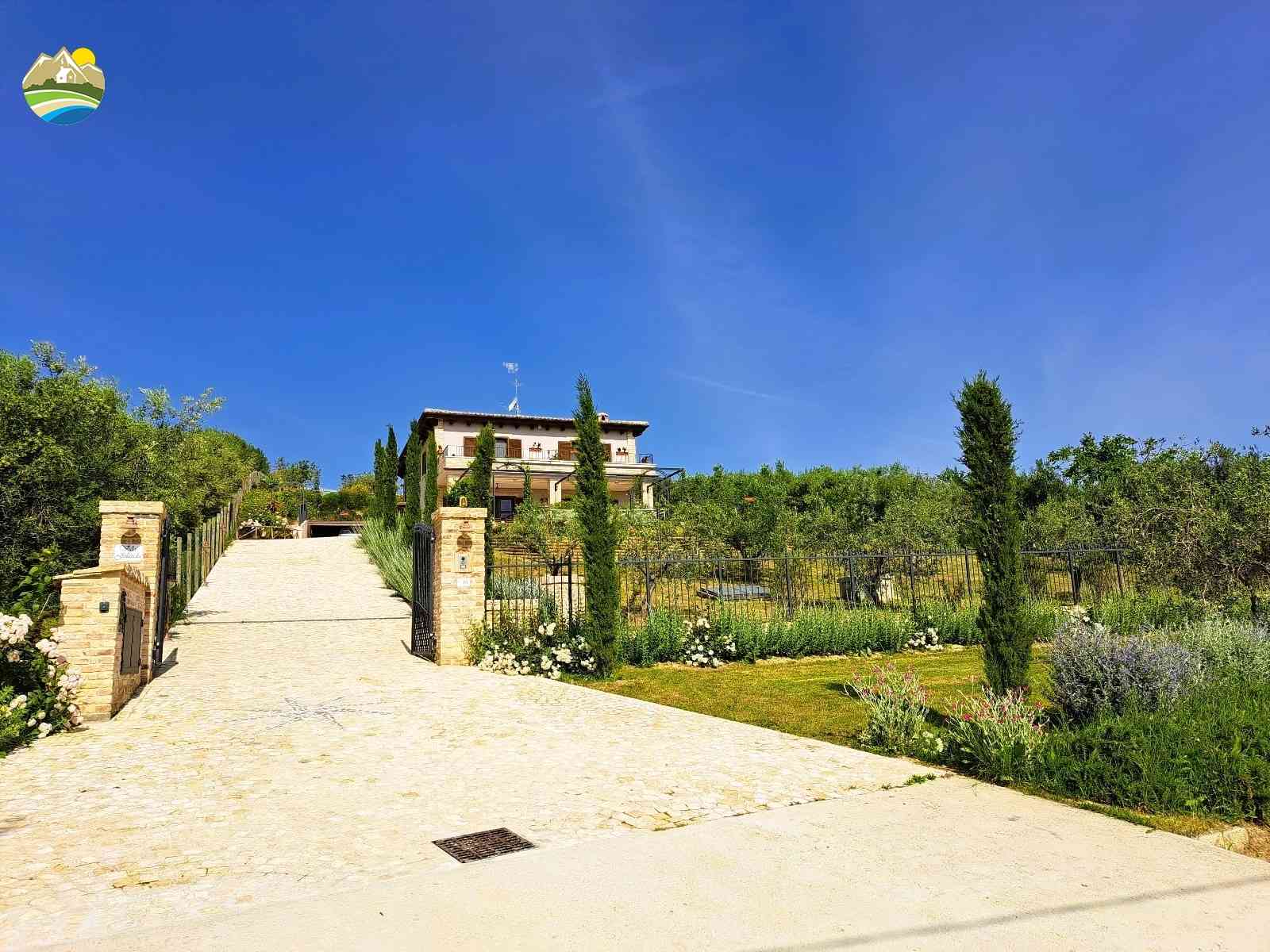 Villa Villa Jolanda - Pineto - EUR 820.453