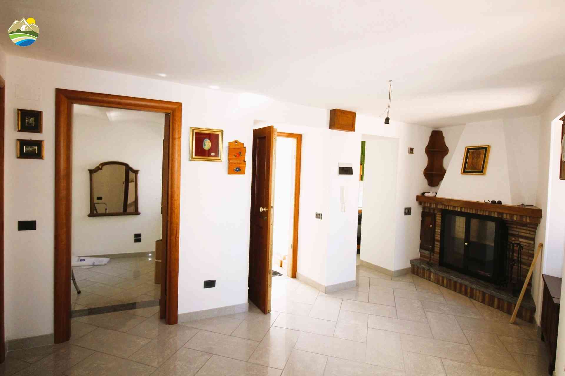 Country Houses Country Houses for sale Montebello di Bertona (PE), Casa delle Viste - Montebello di Bertona - EUR 85.199 680