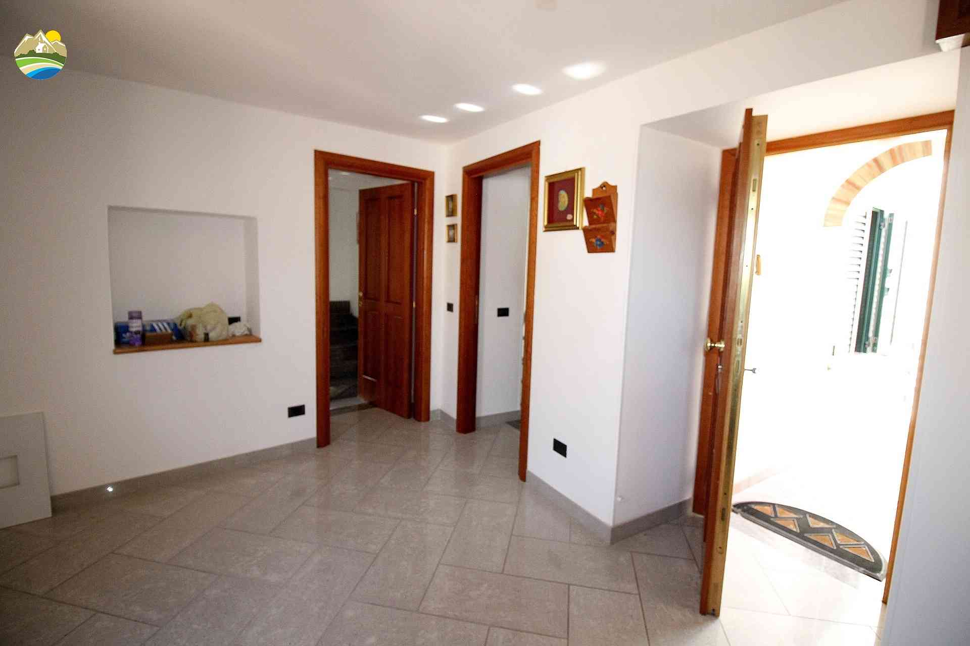 Country Houses Country Houses for sale Montebello di Bertona (PE), Casa delle Viste - Montebello di Bertona - EUR 85.199 690