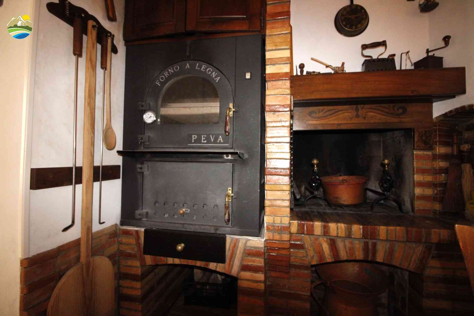 Country Houses Country Houses for sale Montebello di Bertona (PE), Casa delle Viste - Montebello di Bertona - EUR 85.199 900