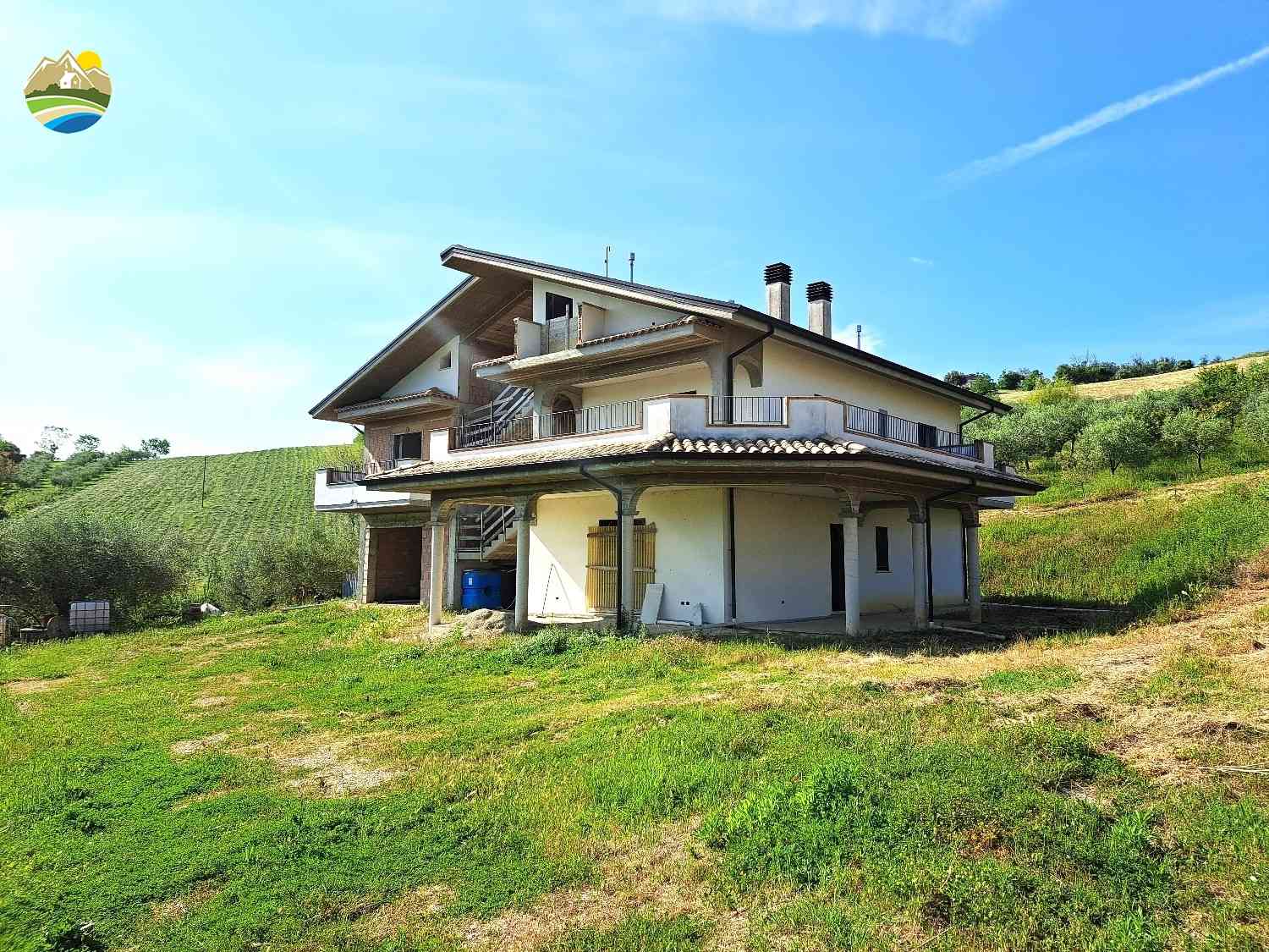 Villa Villa Lago - Pineto - EUR 253.178