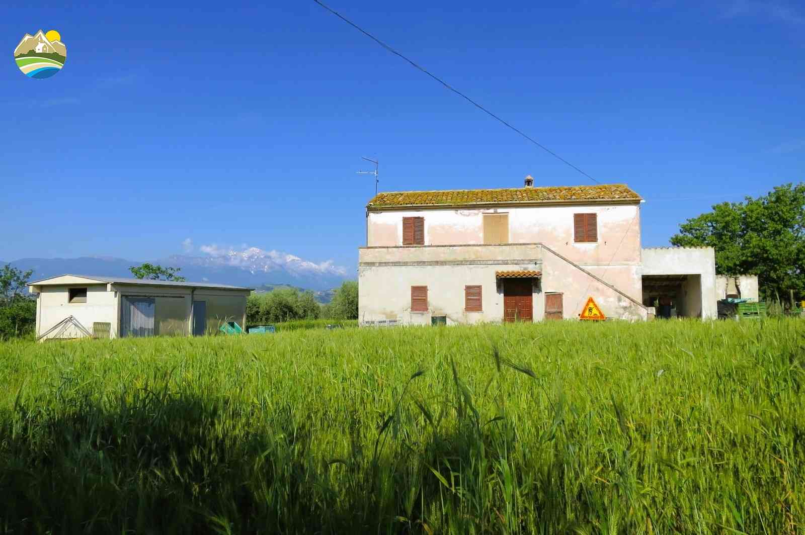 Country Houses Casolare dei Papaveri - Elice - EUR 116.451