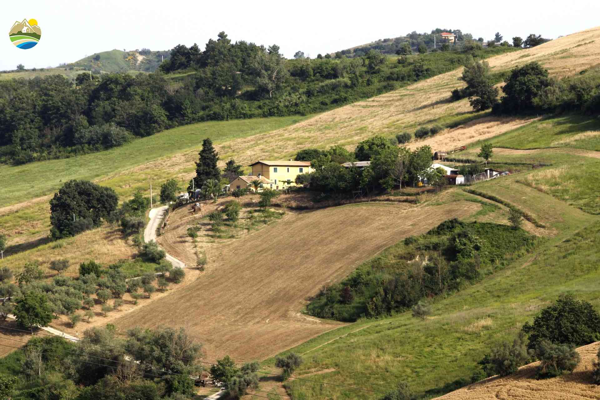 Country Houses Country Houses for sale Atri (TE), Casolare degli Asinelli - Atri - EUR 349.536 10