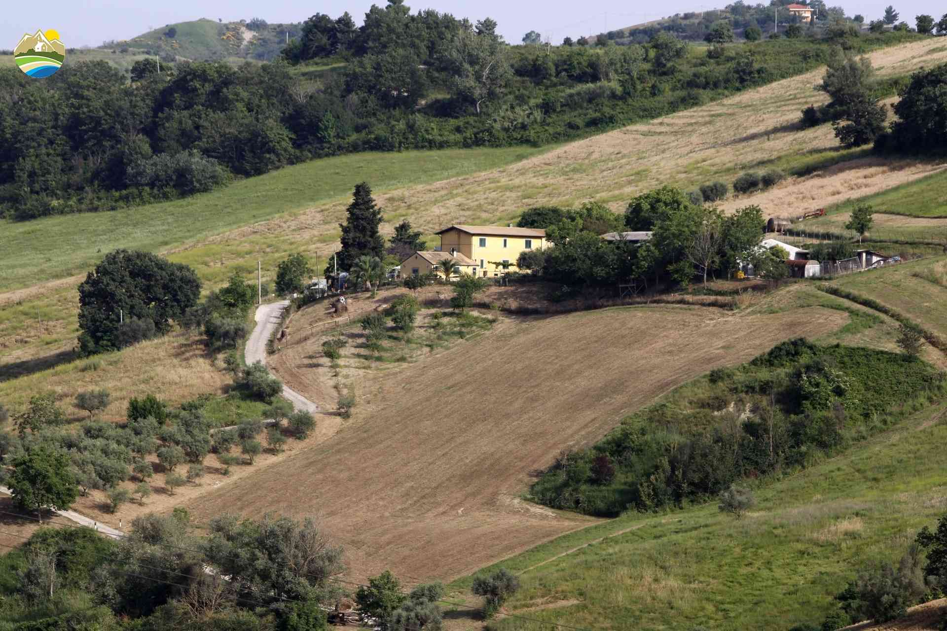 Country Houses Country Houses for sale Atri (TE), Casolare degli Asinelli - Atri - EUR 349.536 1010