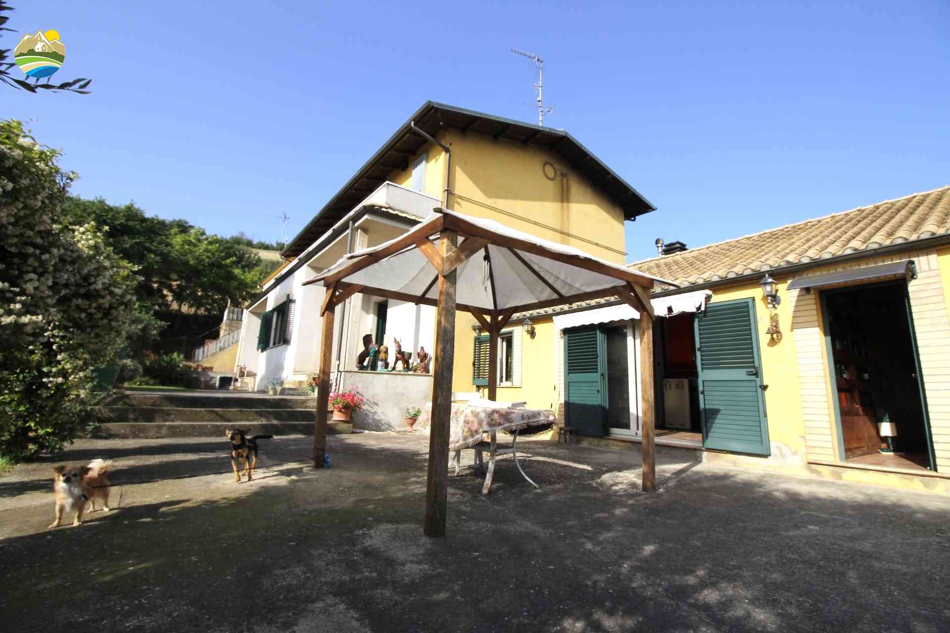 Casa di campagna Casa di campagna in vendita Atri (TE), Casolare degli Asinelli - Atri - EUR 349.536 640