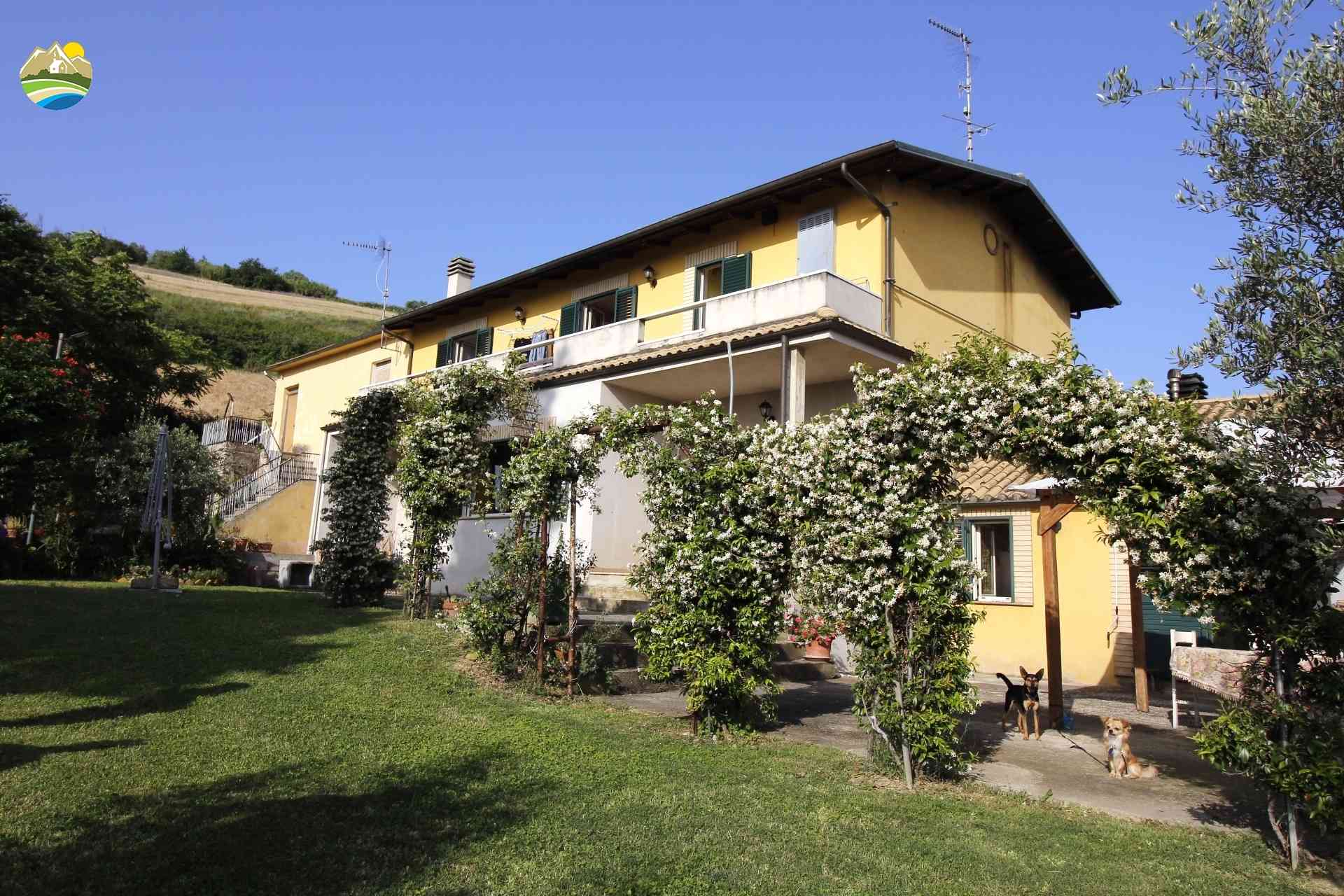 Country Houses Country Houses for sale Atri (TE), Casolare degli Asinelli - Atri - EUR 349.536 660