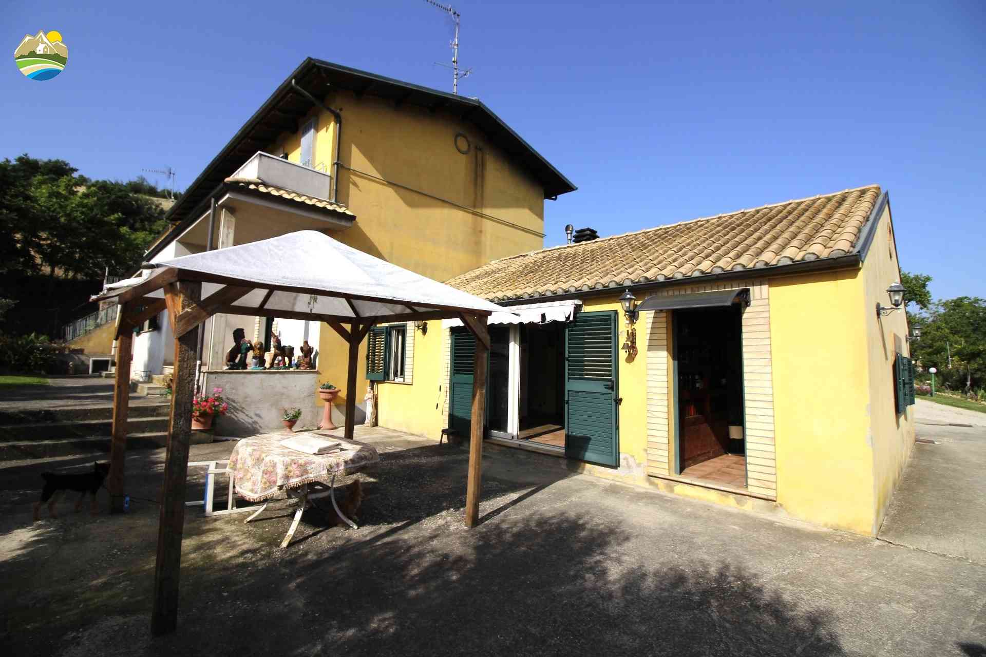 Casa di campagna Casa di campagna in vendita Atri (TE), Casolare degli Asinelli - Atri - EUR 349.536 690