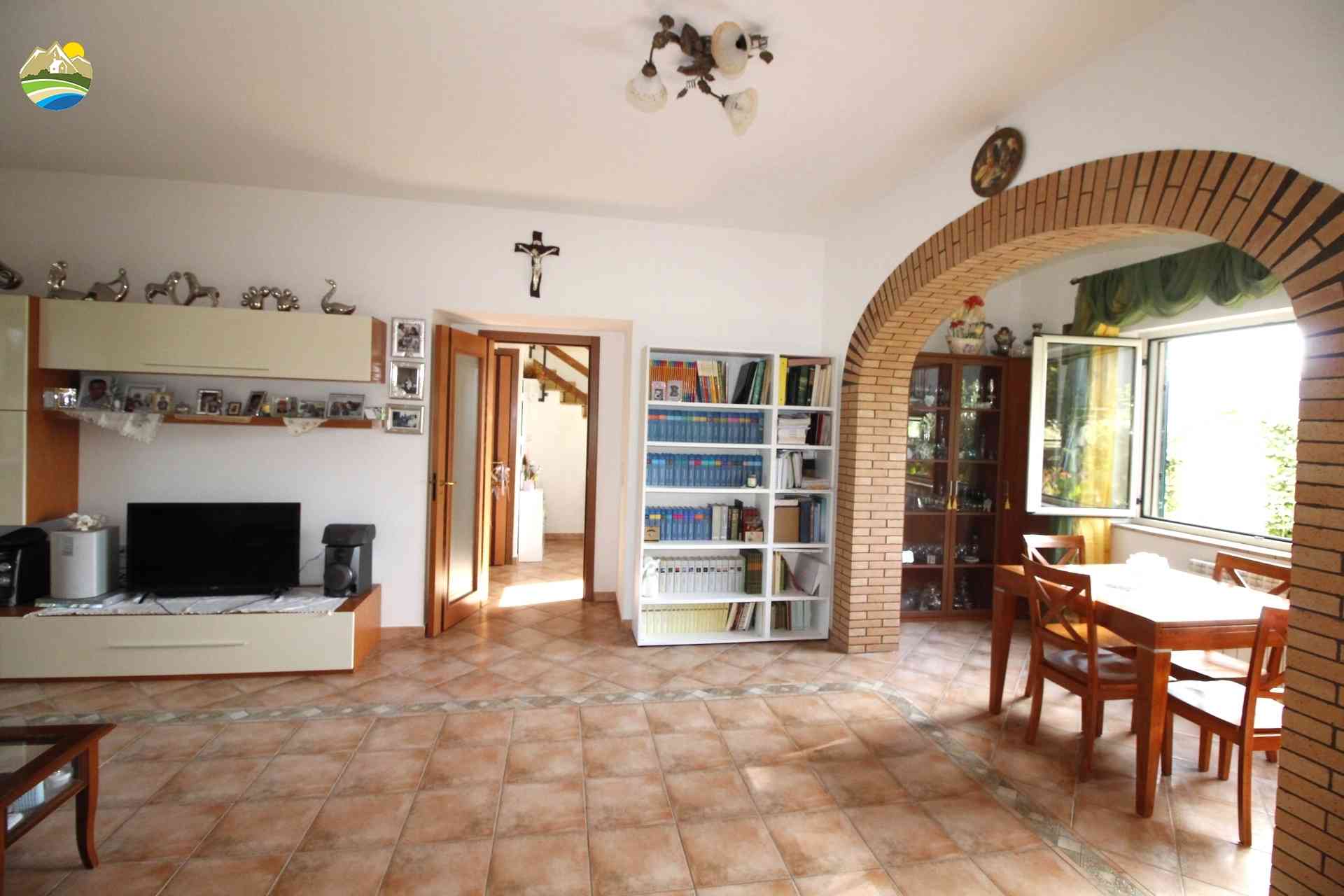 Casa di campagna Casa di campagna in vendita Atri (TE), Casolare degli Asinelli - Atri - EUR 349.536 750