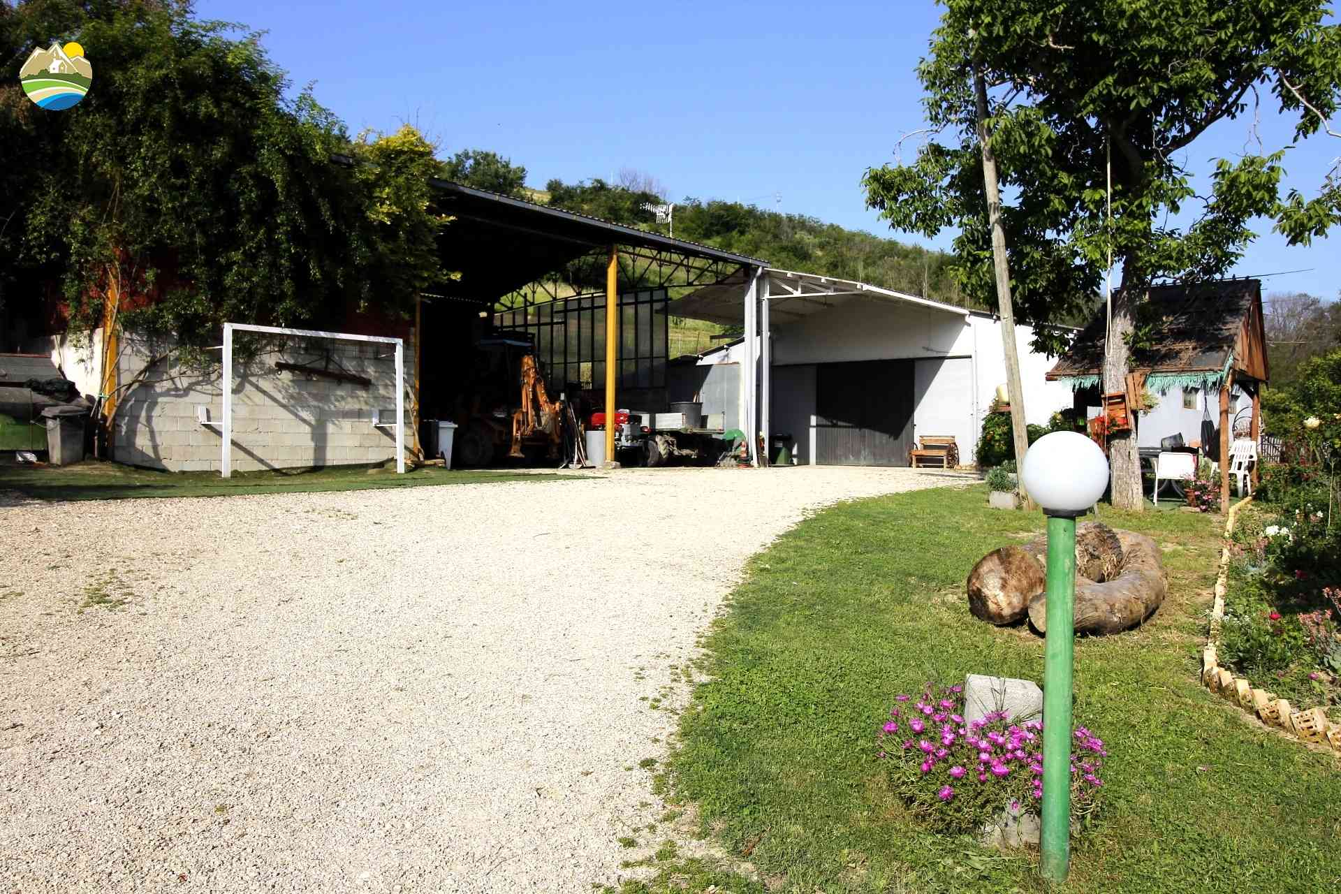 Country Houses Country Houses for sale Atri (TE), Casolare degli Asinelli - Atri - EUR 349.536 900