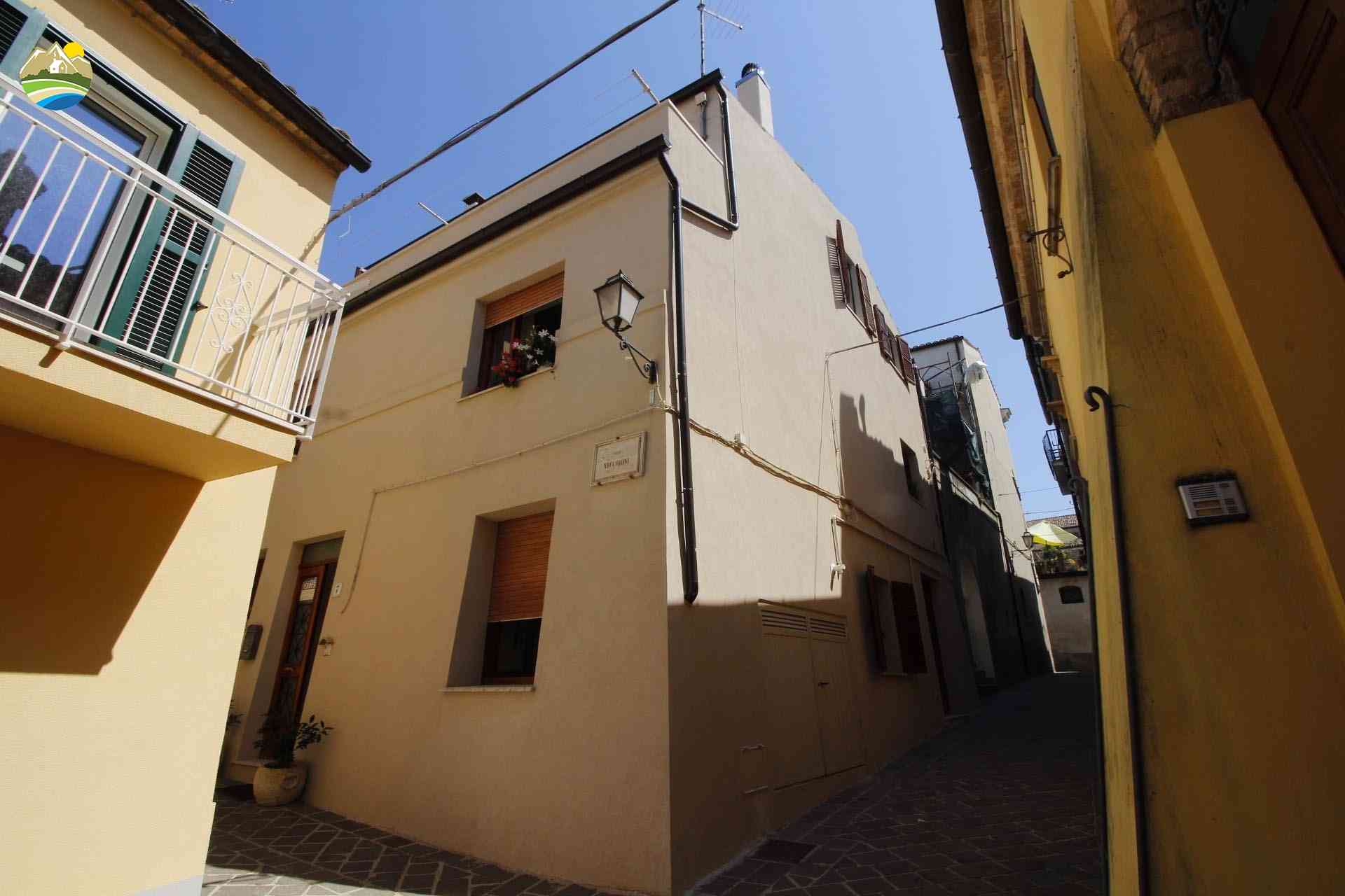 Casa in paese Casa in paese in vendita Atri (TE), Casa del Vico - Atri - EUR 183.506 660